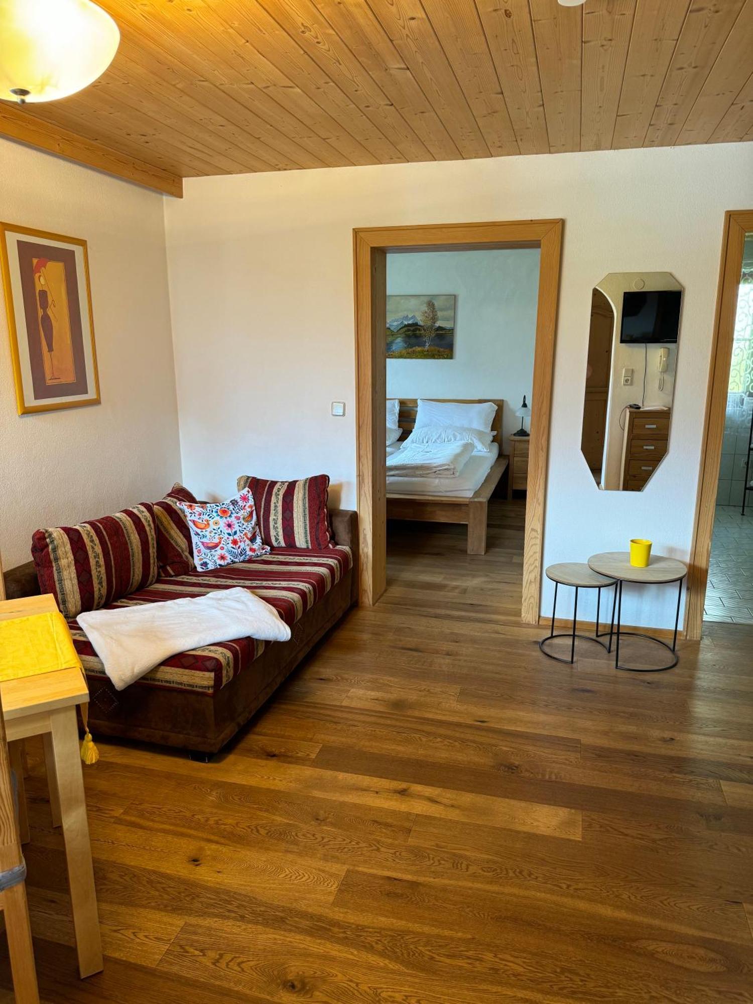 Blusnerhof Apartment เวอร์เกน ภายนอก รูปภาพ