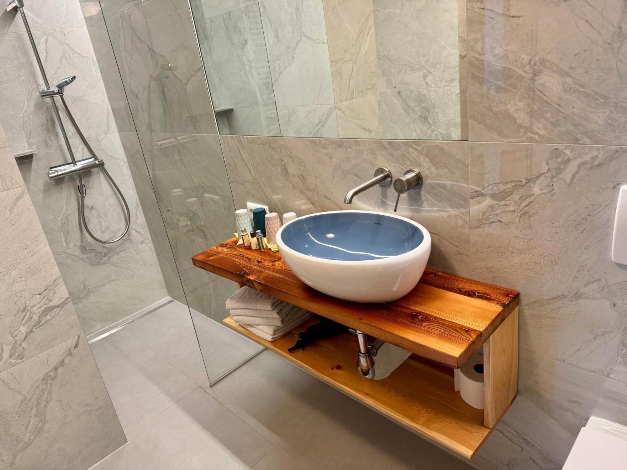 Blusnerhof Apartment เวอร์เกน ภายนอก รูปภาพ